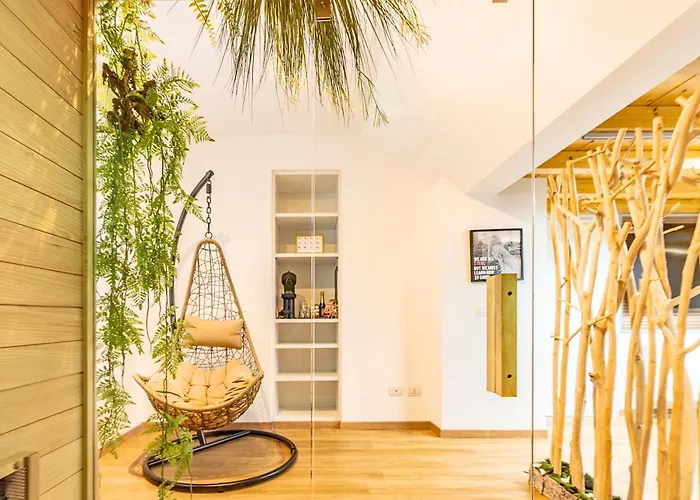 Haven Loft - Private Spa, Parking & Jacuzzi