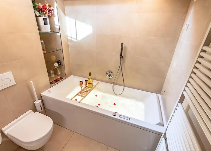 Apartmán Haven Loft - Private Spa, Parking & Jacuzzi *