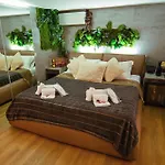 Haven Loft - Private Spa, Parking & Jacuzzi Apartament *