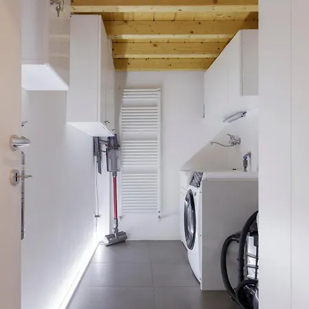 Apartamento Luxe & Haven - Jacuzzi, Sauna, Steam, Private Parking Como