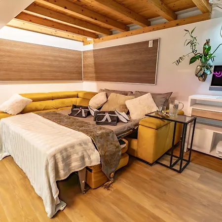 Apartamento Luxe & Haven - Jacuzzi, Sauna, Steam, Private Parking *