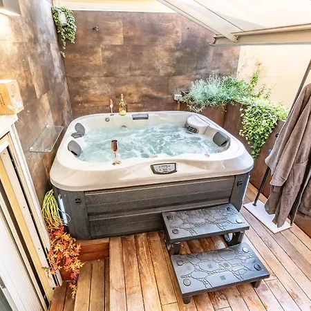 Luxe & Haven - Jacuzzi, Sauna, Steam, Private Parking Como