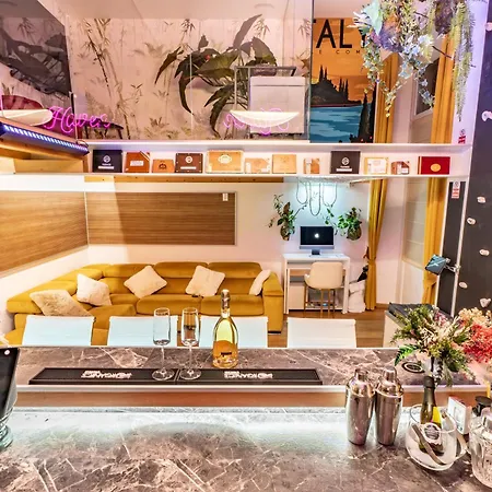 Apartamento Luxe & Haven - Jacuzzi, Sauna, Steam, Private Parking *
