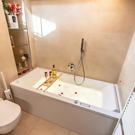 Appartement Luxe & Haven - Jacuzzi, Sauna, Steam, Private Parking Côme