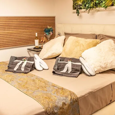 Luxe & Haven - Jacuzzi, Sauna, Steam, Private Parking *