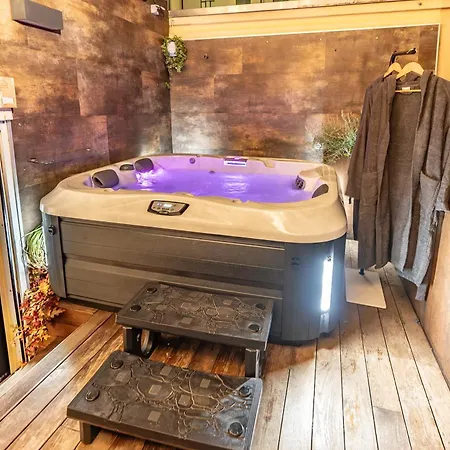 Luxe & Haven - Jacuzzi, Sauna, Steam, Private Parking