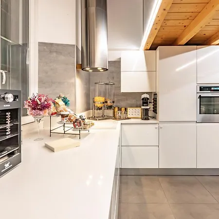 Apartament Haven Loft - Private Spa, Parking & Jacuzzi *