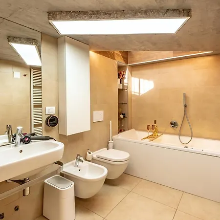 Haven Loft - Private Spa, Parking & Jacuzzi Apartment