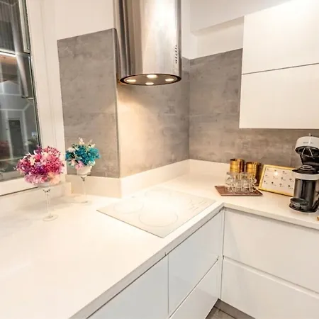 Haven Loft - Private Spa, Parking & Jacuzzi