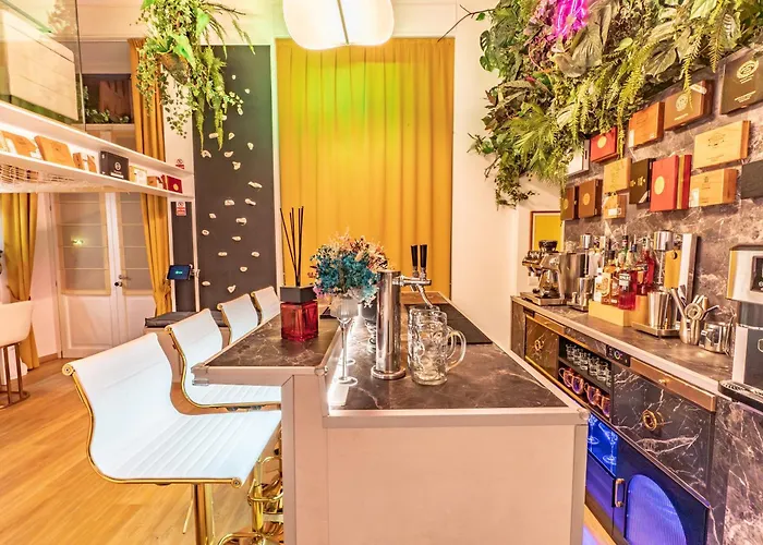 Luxe & Haven - Jacuzzi, Sauna, Steam, Private Parking Apartment Como