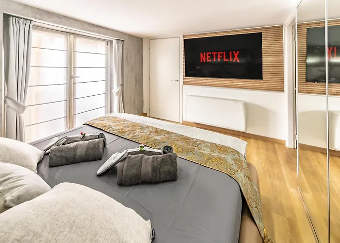 Luxe & Haven - Jacuzzi, Sauna, Steam, Private Parking * Como