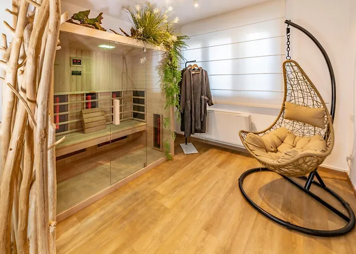 Apartment Luxe & Haven - Jacuzzi, Sauna, Steam, Private Parking Como