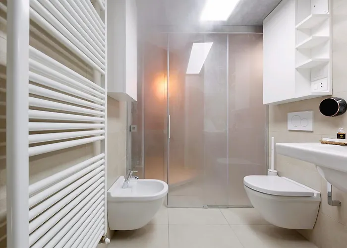 Luxe & Haven - Jacuzzi, Sauna, Steam, Private Parking Apartment *