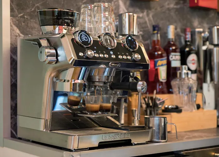 Luxe & Haven - Jacuzzi, Sauna, Steam, Private Parking Apartment