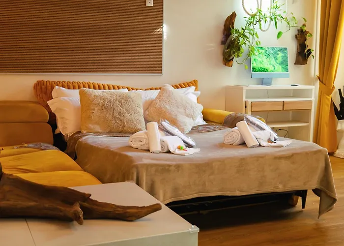 Luxe & Haven - Jacuzzi, Sauna, Steam, Private Parking