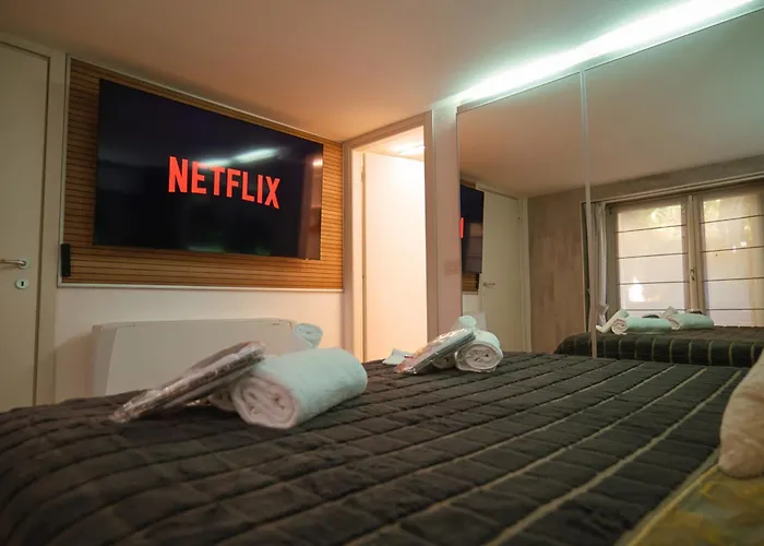 Luxe & Haven - Jacuzzi, Sauna, Steam, Private Parking Apartment Como