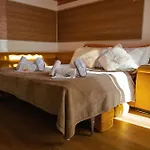 Haven Loft - Private Spa, Parking & Jacuzzi كومو