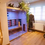 Haven Loft - Private Spa, Parking & Jacuzzi *