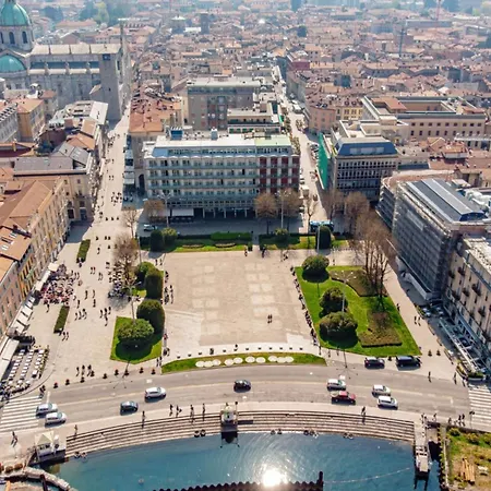 شقة Luxe & Haven - Jacuzzi, Sauna, Steam, Private Parking كومو