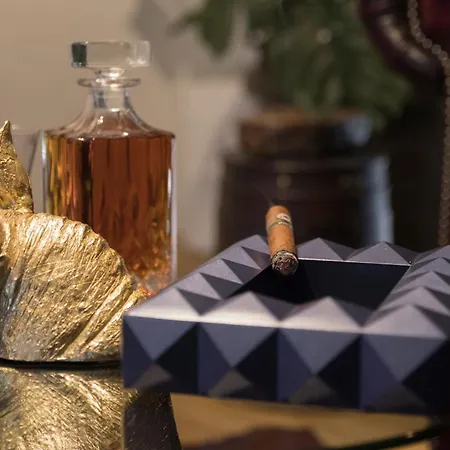 Luxe & Haven - Jacuzzi, Sauna, Steam, Private Parking شقة *