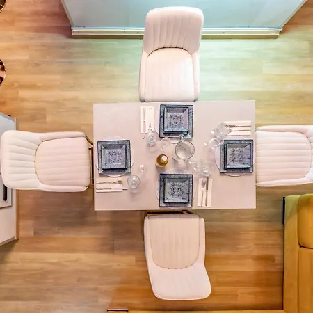 Luxe & Haven - Jacuzzi, Sauna, Steam, Private Parking كومو