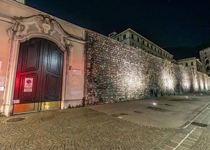 Luxe & Haven - Jacuzzi, Sauna, Steam, Private Parking Apartment