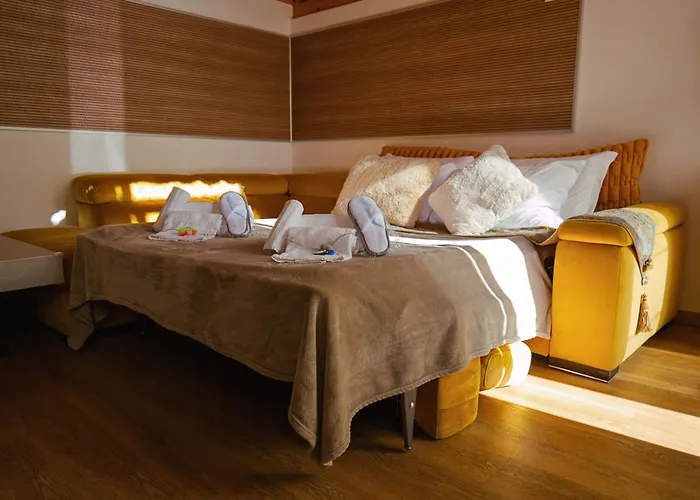 Haven Loft - Private Spa, Parking & Jacuzzi 科莫