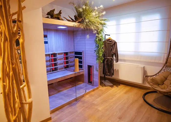 Haven Loft - Private Spa, Parking & Jacuzzi *