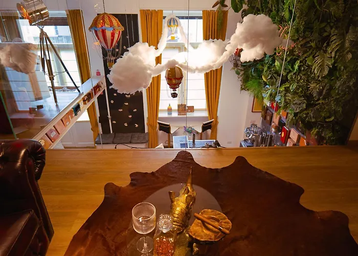 Luxe & Haven - Jacuzzi, Sauna, Steam, Private Parking Apartment