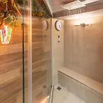 Haven Loft - Private Spa, Parking & Jacuzzi Apartment *