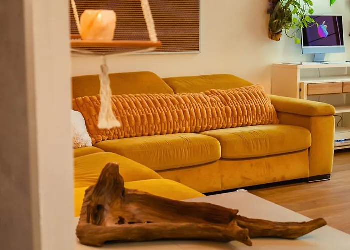 Haven Loft - Private Spa, Parking & Jacuzzi *